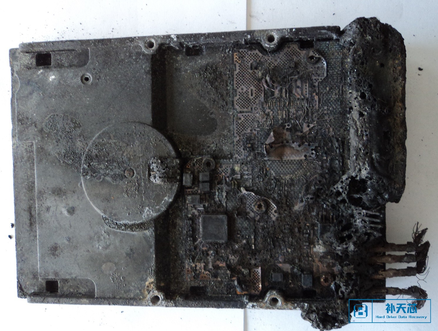 火灾损坏的硬盘